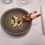 Ajoblanco de piña, aguacate y cigala