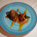 Alcachofas en tempura de cítricos del Valle del Guadalhorce, toffe de naranja y naranja confitada